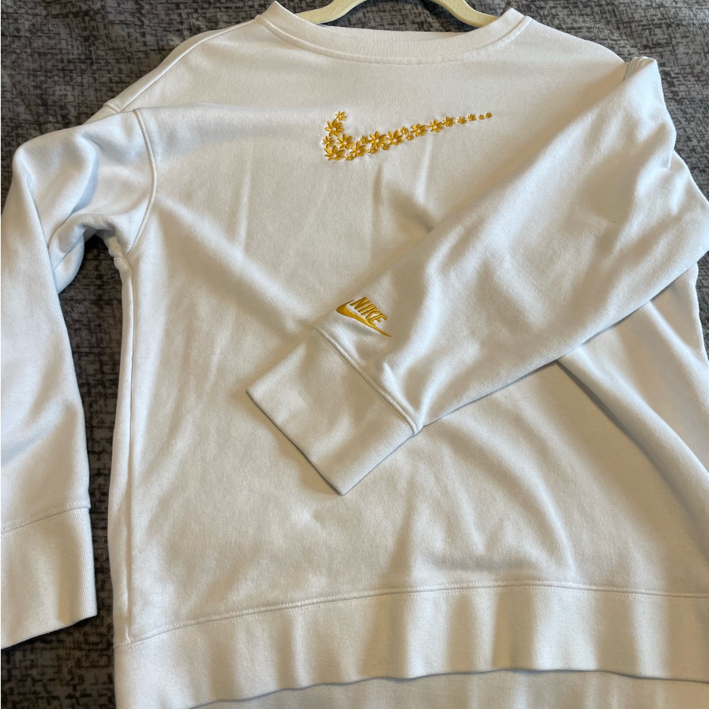 Nike Cream Top with Embroidered Gold Floral Detail